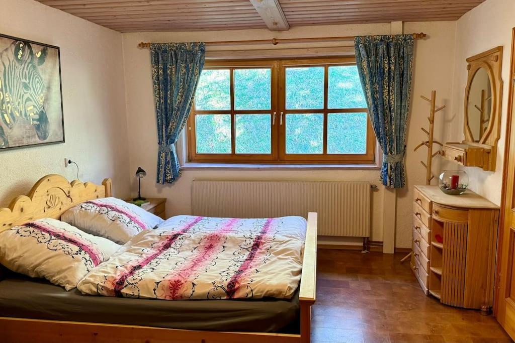 Romantisches Alpenchalet - Mit Sauna Und Kamin - Ruhig Und Zentral Bad Tölz Exterior foto